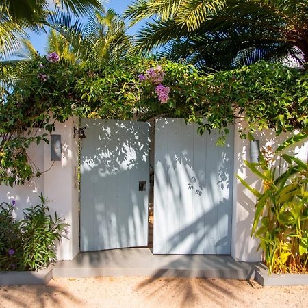 Le Mandala Moris Guesthouse Pointe Aux Canonniers Гранд Байе Екстериор снимка