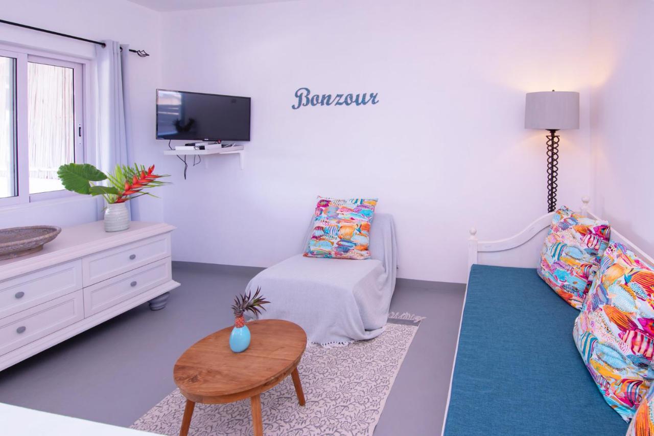 Le Mandala Moris Guesthouse Pointe Aux Canonniers Гранд Байе Екстериор снимка