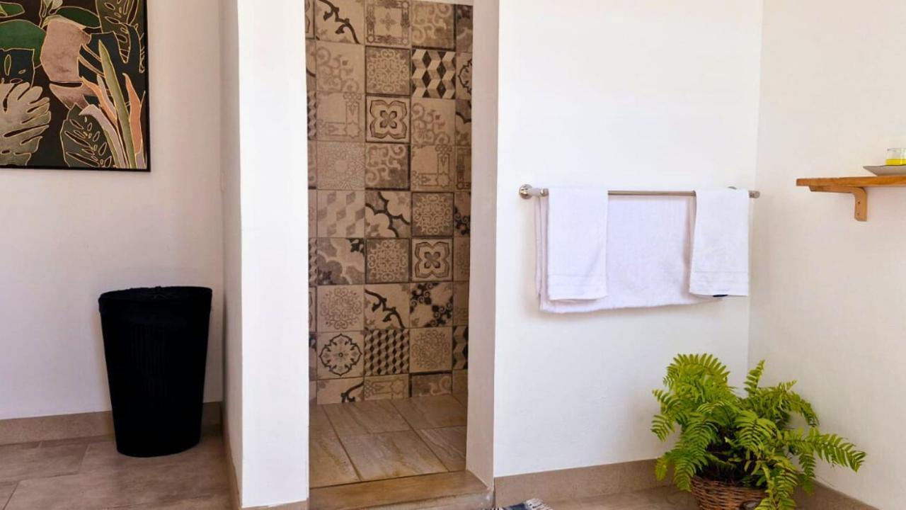 Le Mandala Moris Guesthouse Pointe Aux Canonniers Гранд Байе Екстериор снимка