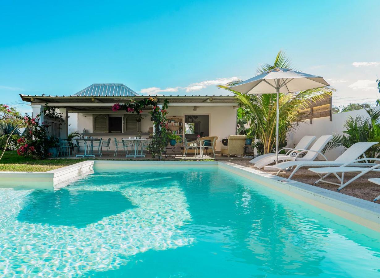 Le Mandala Moris Guesthouse Pointe Aux Canonniers Гранд Байе Екстериор снимка
