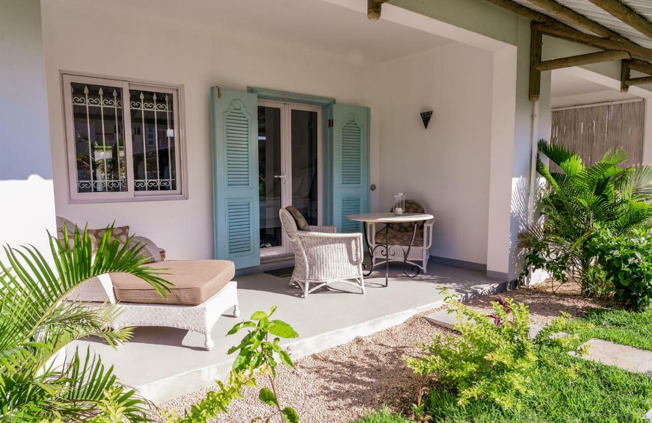 Le Mandala Moris Guesthouse Pointe Aux Canonniers Гранд Байе Екстериор снимка